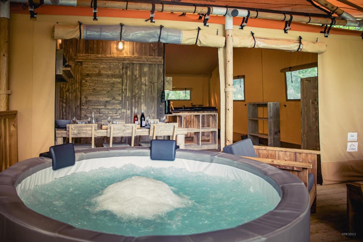 Tente Lodge Jacuzzi Privatif En Pleine Nature Thiel-sur-Acolin Екстер'єр фото